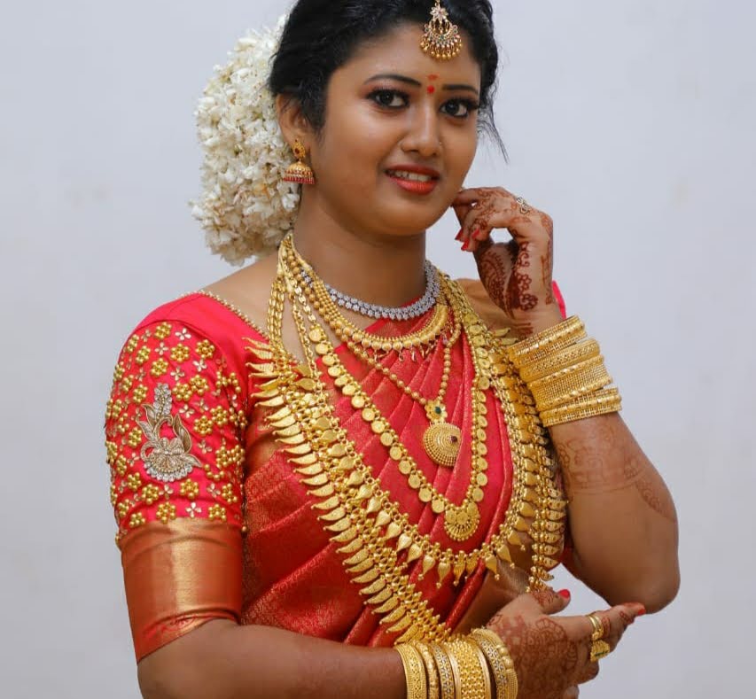 Sandra's beauty parlour pothenkode